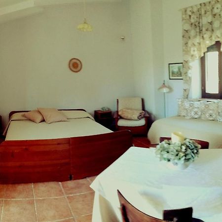Agriturismo Tre Santi Villa Padula Kültér fotó
