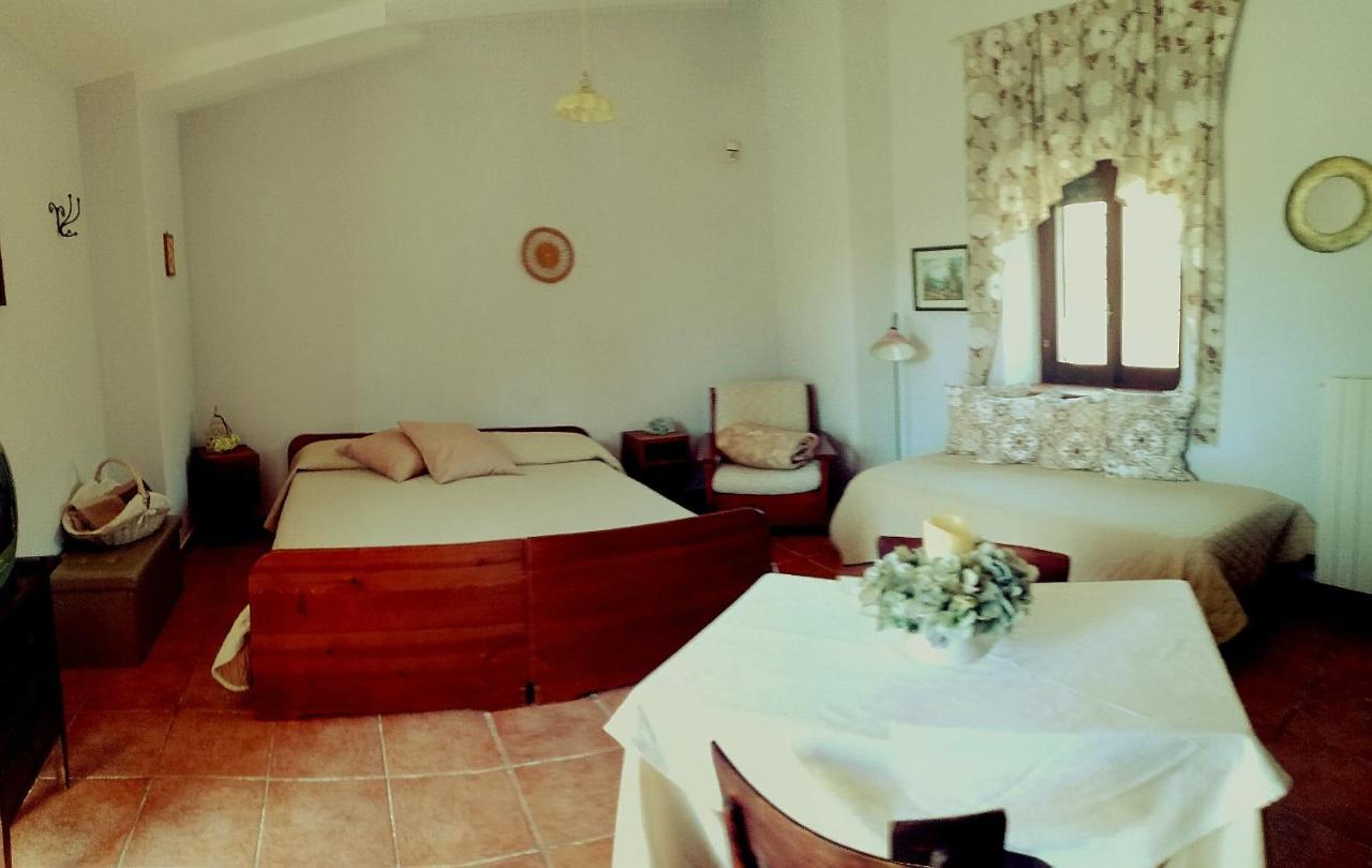 Agriturismo Tre Santi Villa Padula Kültér fotó